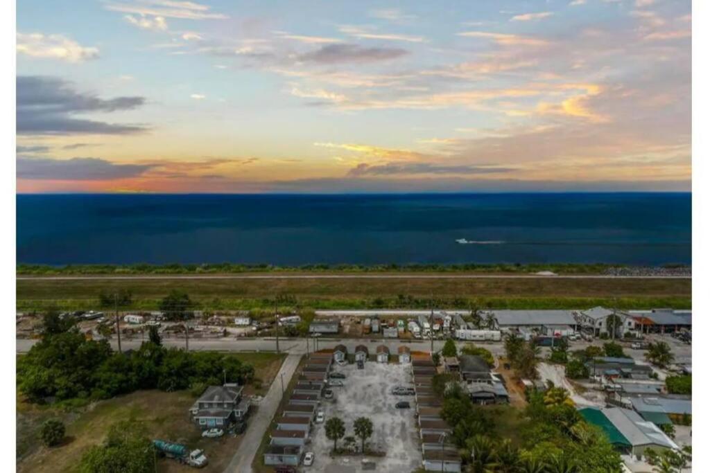 Inviting Oasis - Cozy, Spotless, And Comfortable Room Pahokee Kültér fotó