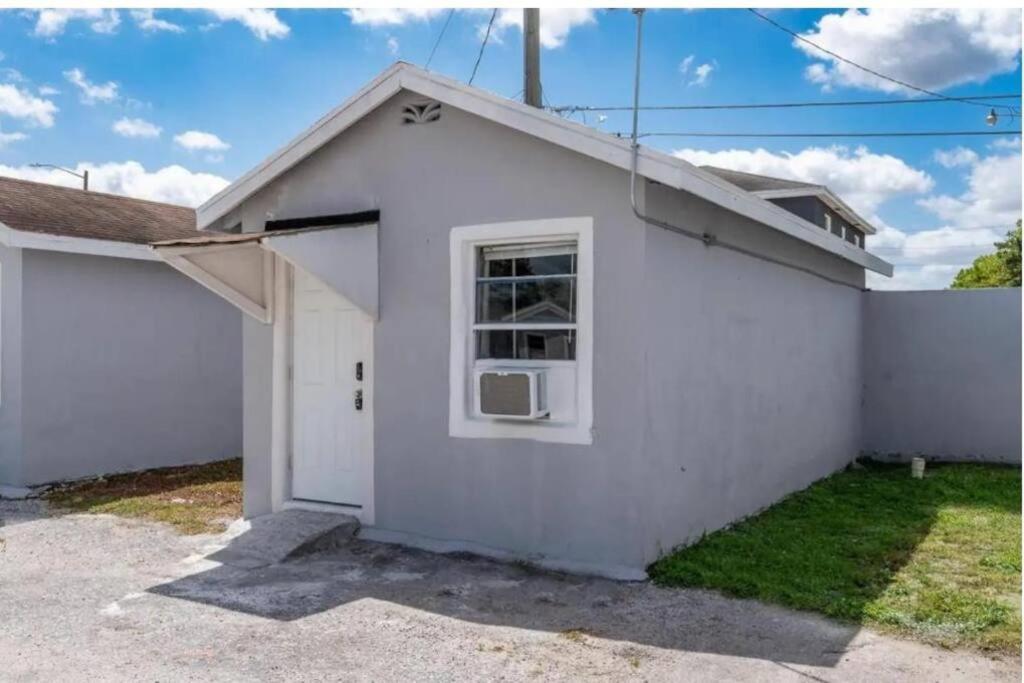 Inviting Oasis - Cozy, Spotless, And Comfortable Room Pahokee Kültér fotó